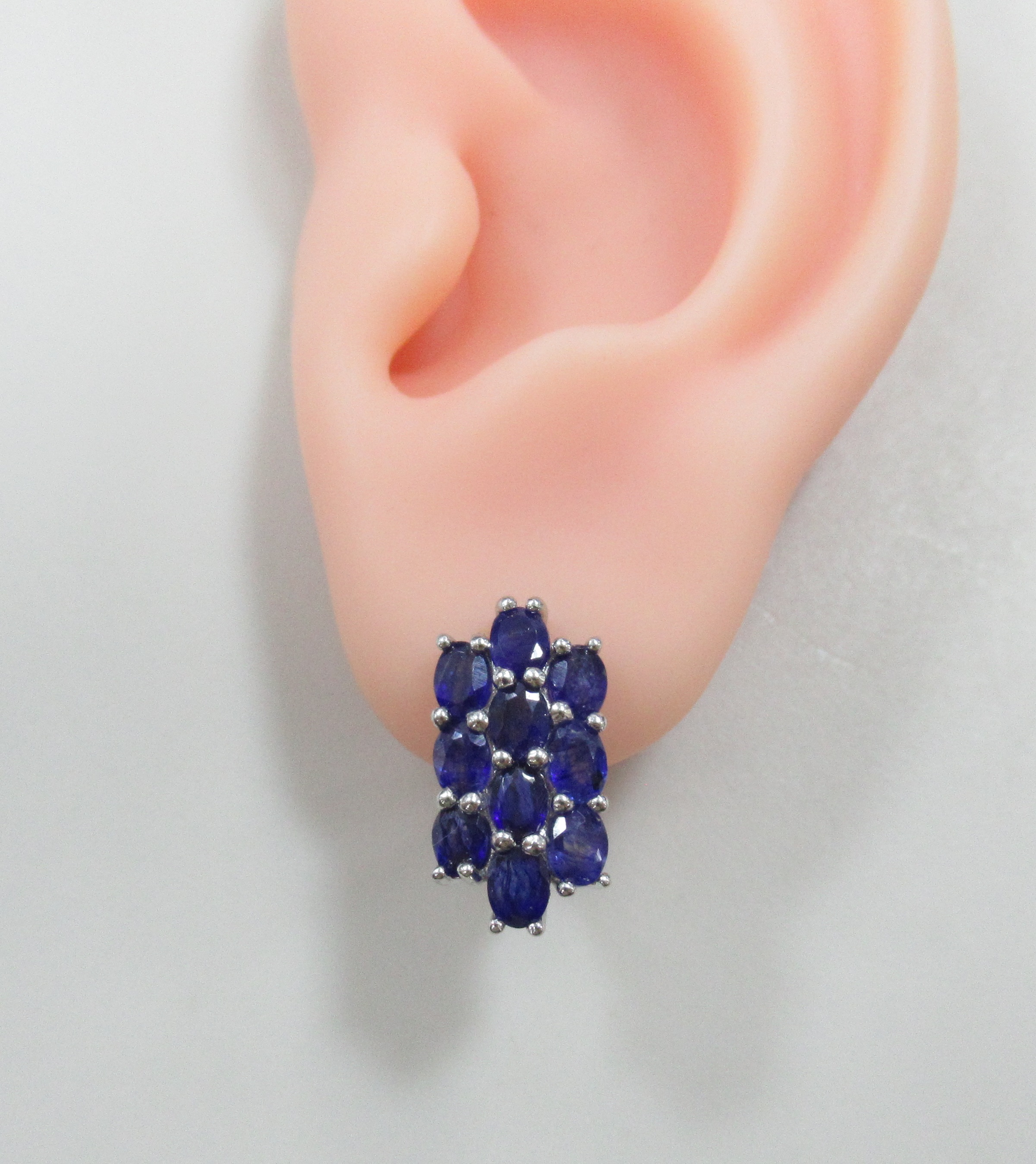 Серебряные серьги с сапфирами